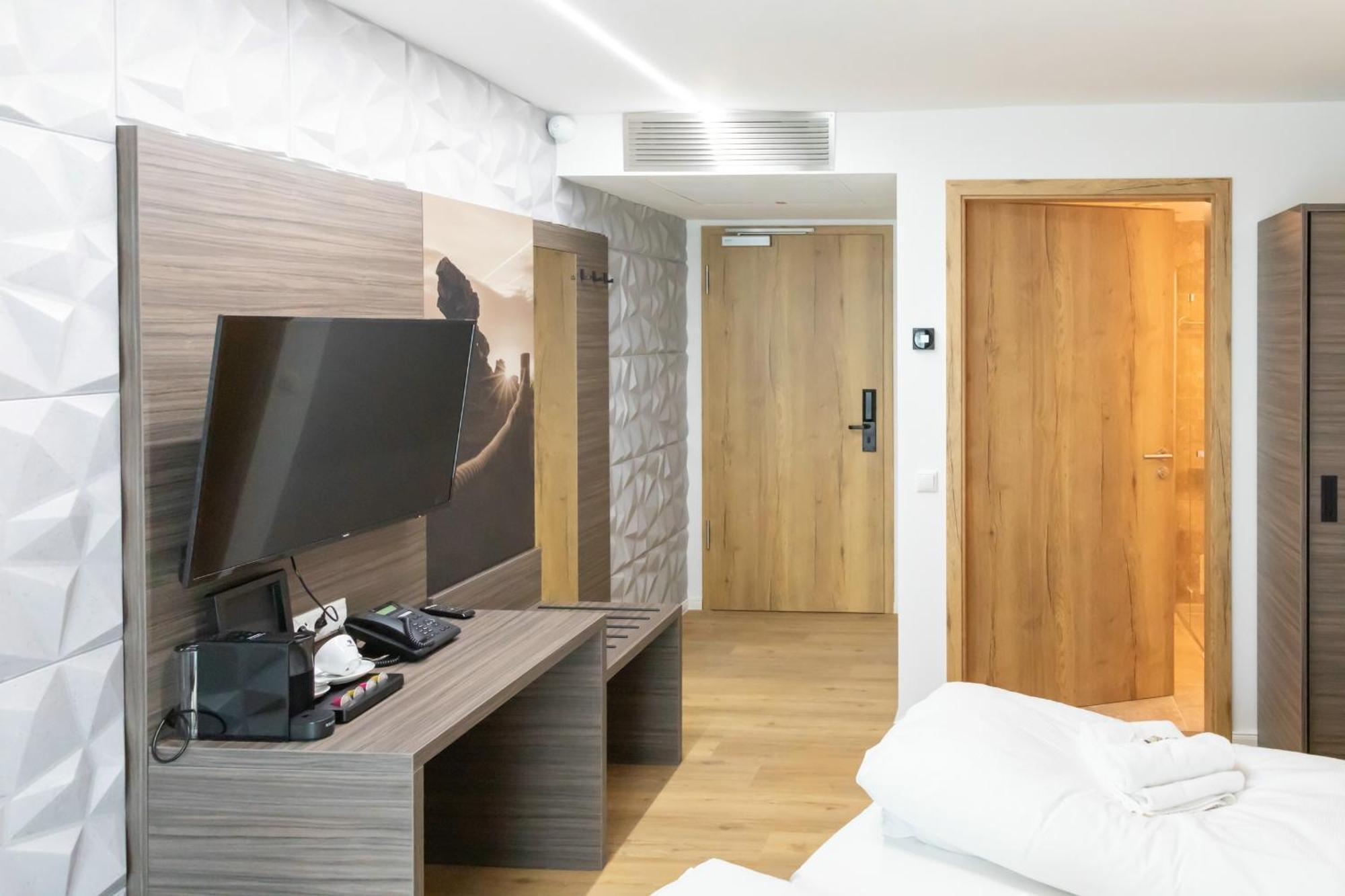 Central Hotel & Lounge Adult Only 고슬라르 외부 사진